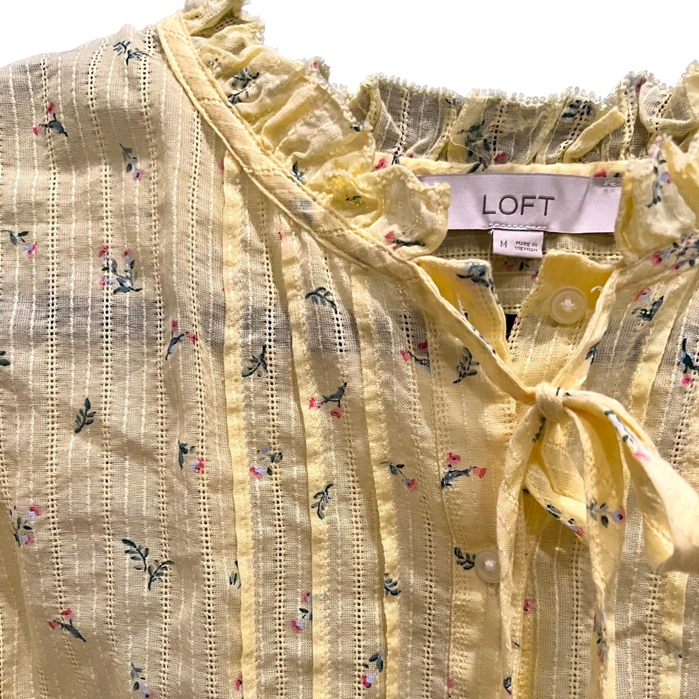 LOFT Long Sleeve Yellow Floral button down top, with tie. Size medium